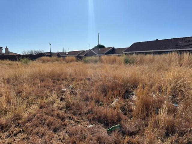 1 000 m² Land available in Meiringspark