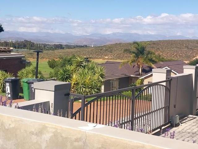 1 000 m² Land available in Fairway Heights