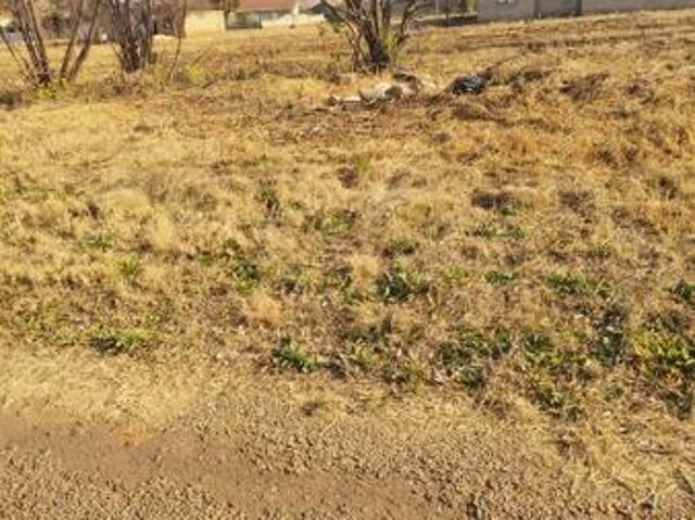 1 000 m² Land available in Kookrus