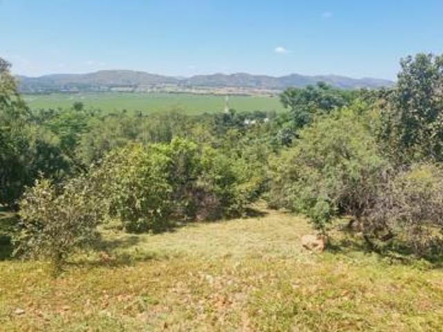 1 000 m² Land available in Kosmos Ridge