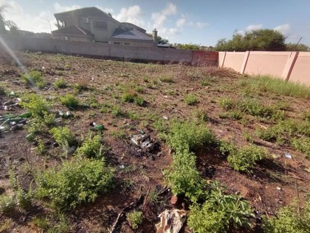 1 000 m² Land available in Serala View