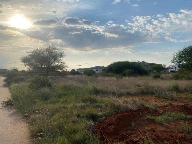 1 000 m² Land available in Serala View