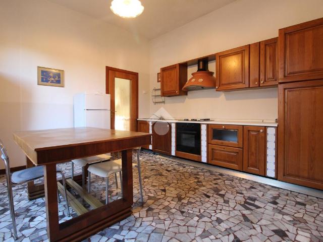 1.000 / mese, 100 Mq Tecnocasa.it 61152907