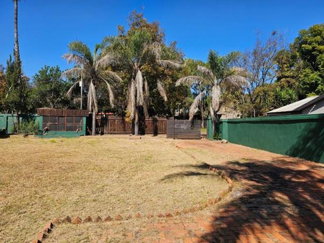 1 002 m² Land available in Meerhof