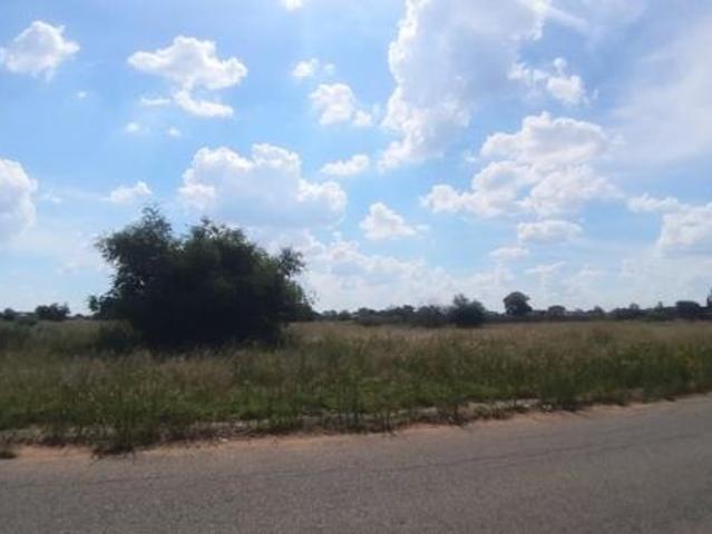 1 002 m² Land available in Naudeville