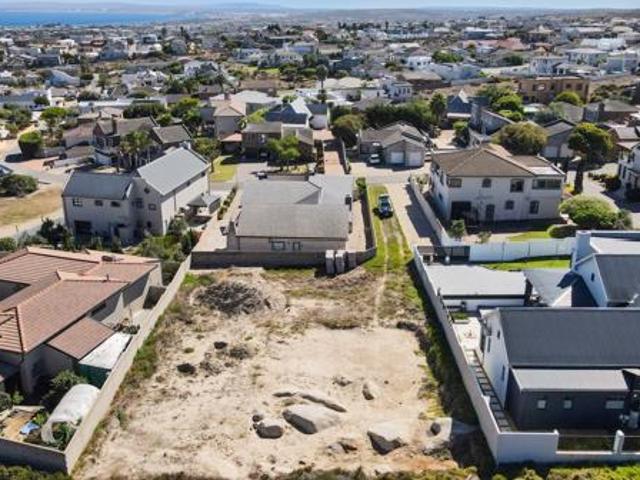 1 013 m² Land available in Myburgh Park