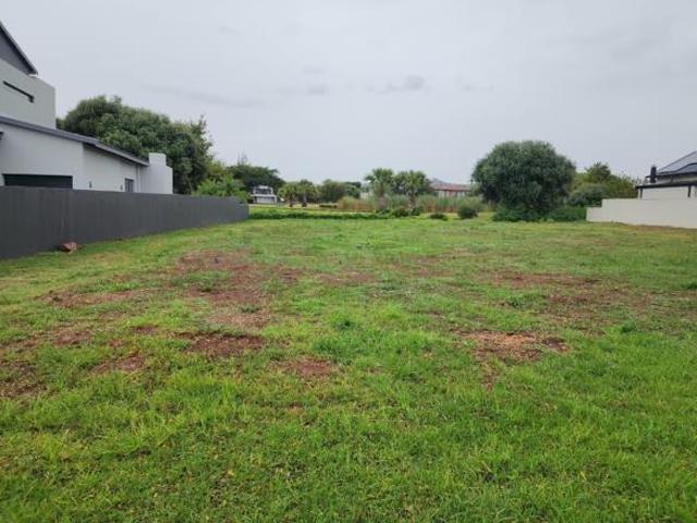 1 012 m² Land available in The Island Estates
