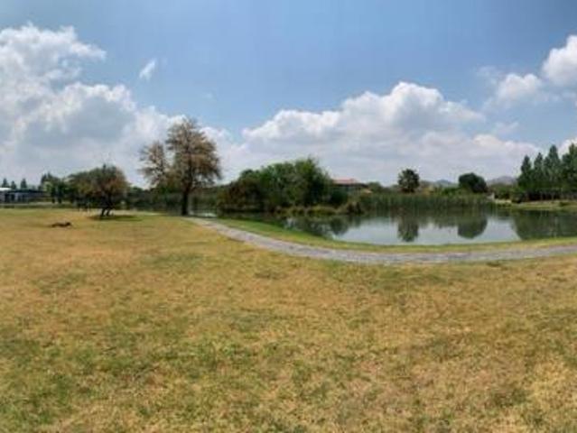1 012 m² Land available in The Islands Estate
