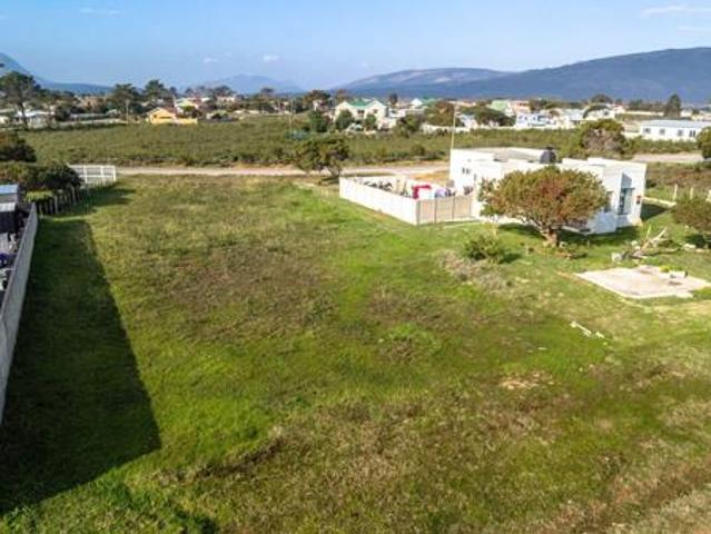 1 017 m² Land available in Fisherhaven