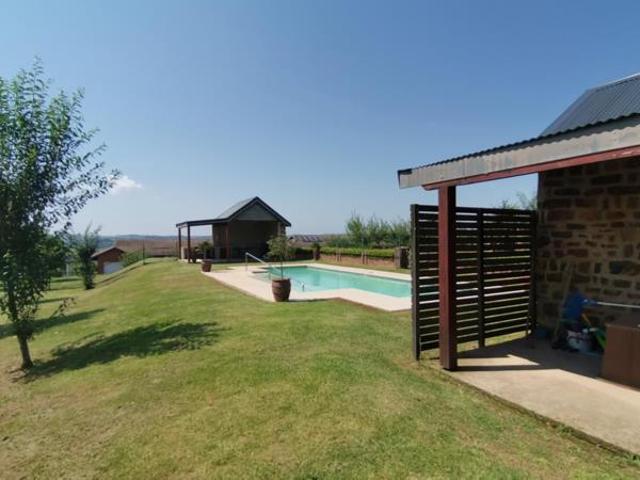 1 017 m² Land available in St Johns Village