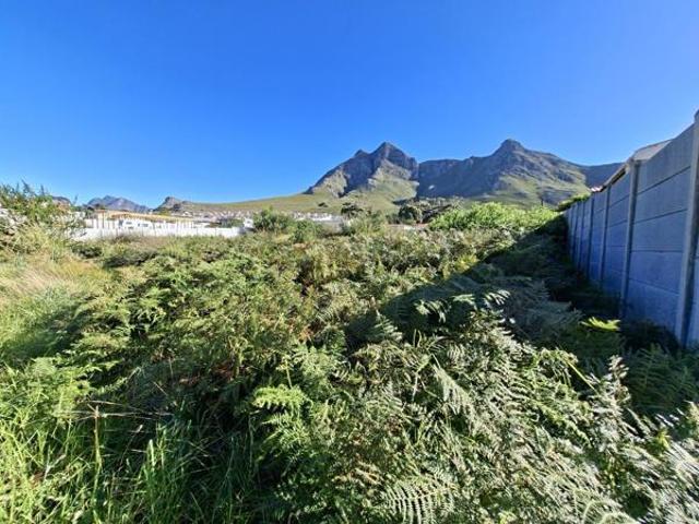 1 014 m² Land available in Kleinmond