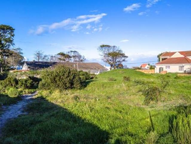 1 016 m² Land available in Kleinmond