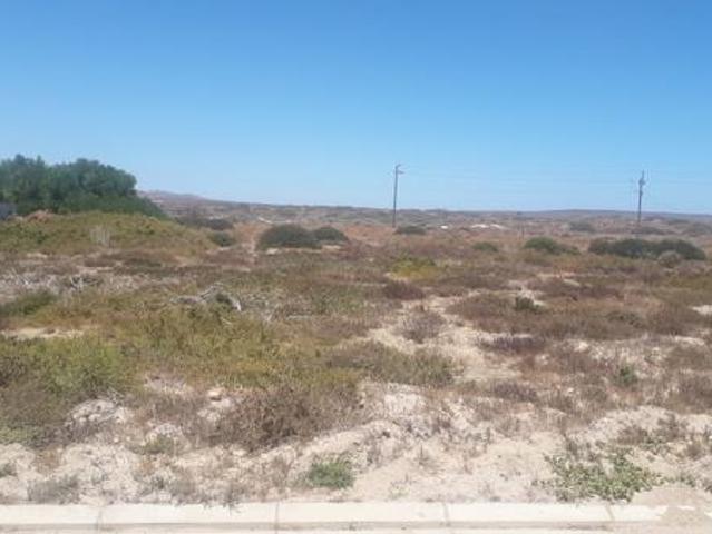 1 028 m² Land available in Britannia Bay