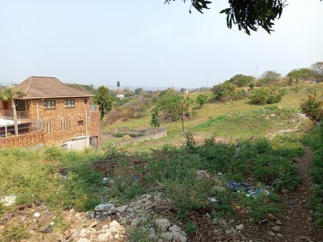 1 030 m² Land available in Stanger Heights
