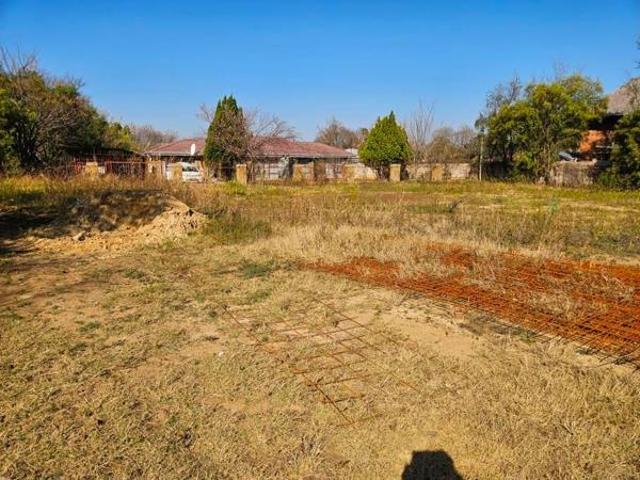 1 034 m² Land available in Zeerust