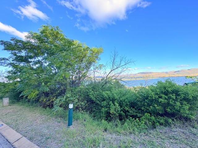 1 035 m² Land available in Kosmos