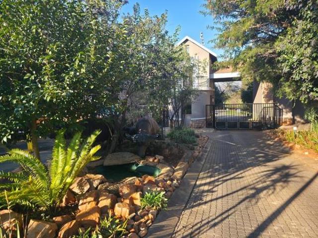 1 036 m² Land available in Buffelspoort