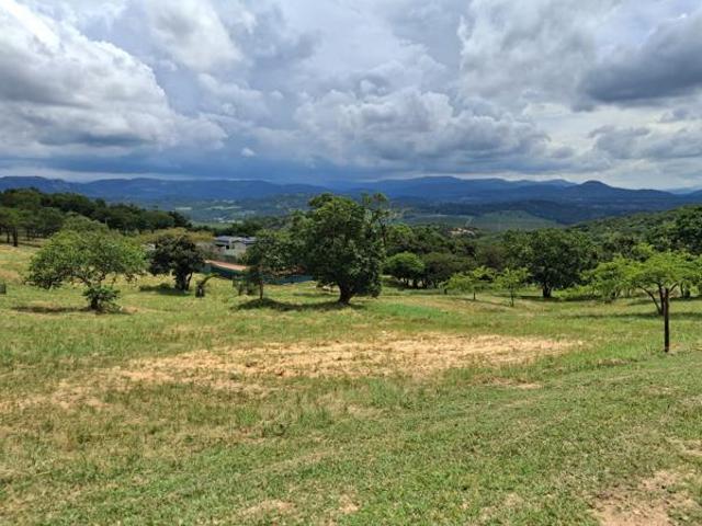 1 036 m² Land available in Sonheuwel