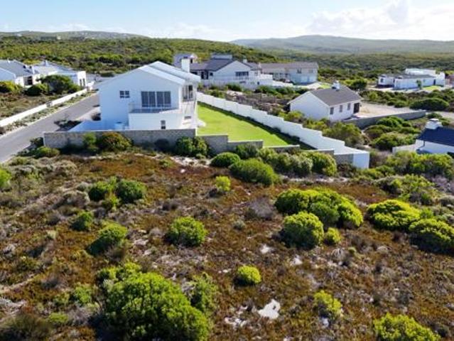 1 038 m² Land available in Struisbaai
