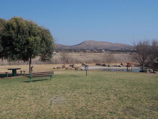 1 038 m² Land available in Xanadu Eco Park