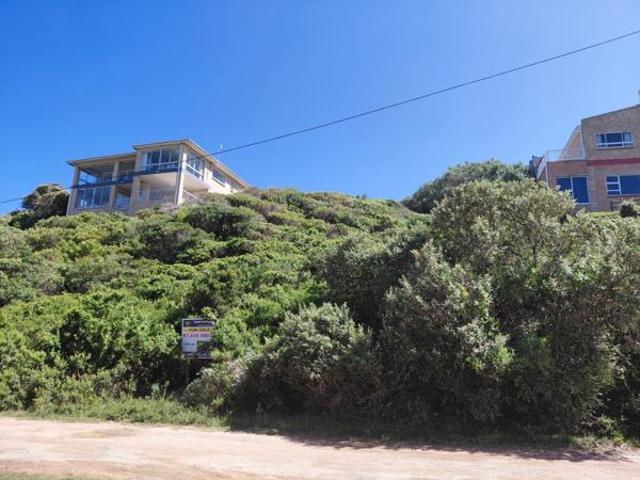 1 151 m² Land available in Paradise Beach