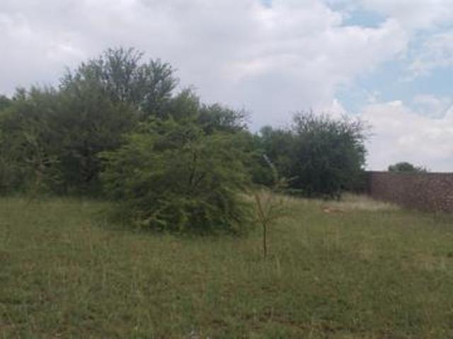 1 154 m² Land available in Naudeville