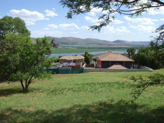 1 154 m² Land available in Kosmos Ridge
