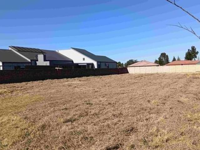 1 156 m² Land available in Kookrus