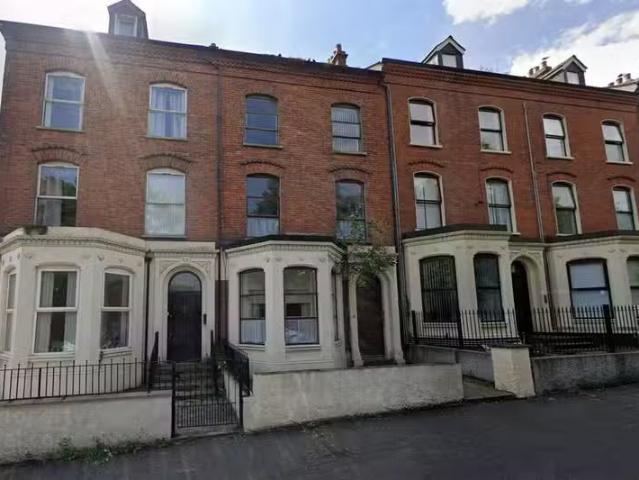 1, 16 Brookvale Avenue