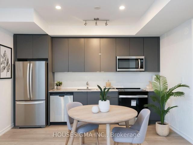 1 16 Lytham Green Circ Circle, Newmarket | 1Beds/1Bath, Townhouse, $2,200/mo | Condos. Ca