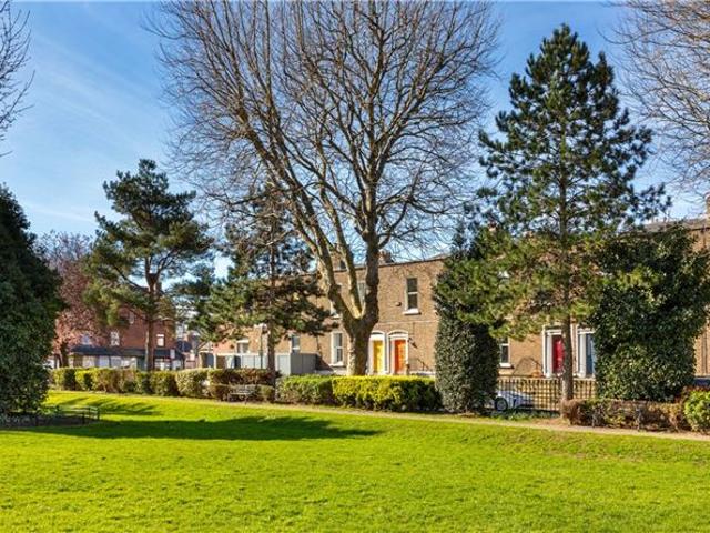 1,170,000 | 3 Pearse Square, Dublin 2 Lisney Sotheby's International Realty Ballsbridge 4987 MyHome. Ie Residential