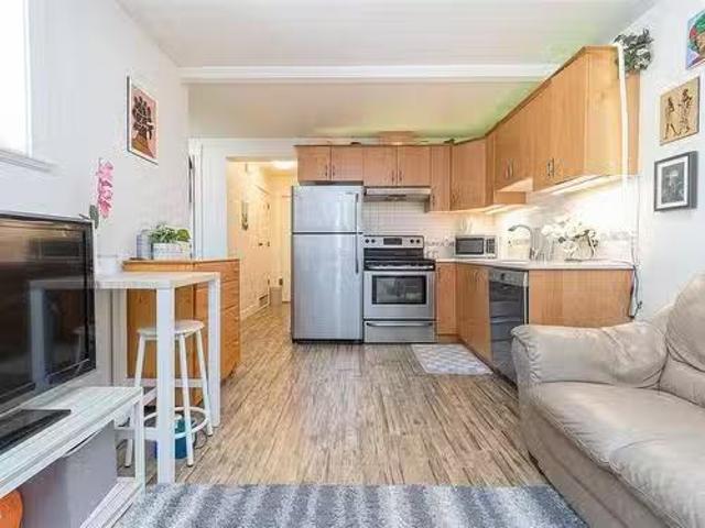 1 1731 Albert Ave, Victoria, BC, V8R 1Y9 Single Family Prope.