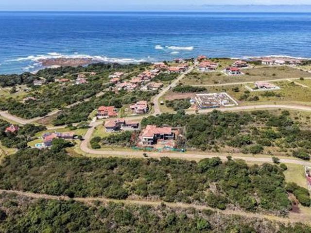 1 180 m² Land available in Cintsa