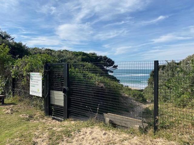 1 180 m² Land available in Khamanga Bay