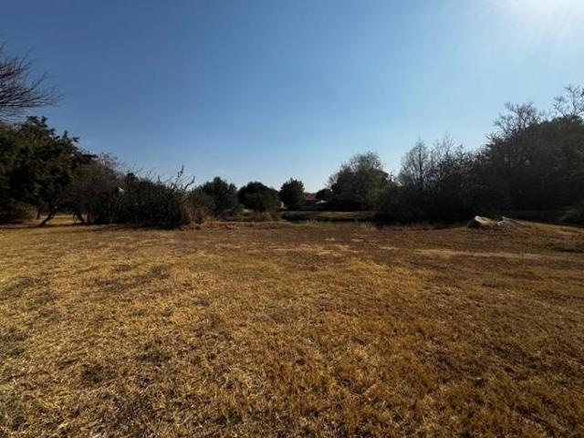 1 188 m² Land available in Westlake Estate