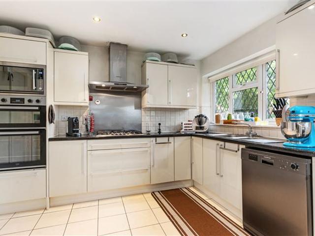 1,100,000 | 60 Carysfort Downs, Blackrock, Co. Dublin Sherry FitzGerald Blackrock 5007 MyHome. Ie Residential
