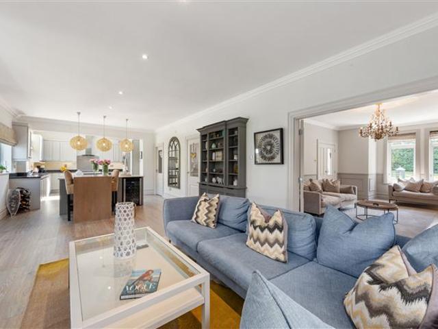 1,100,000 | 8 Laraghcon, Lucan, Co. Dublin Sherry FitzGerald Lucan 5011 MyHome. Ie Residential