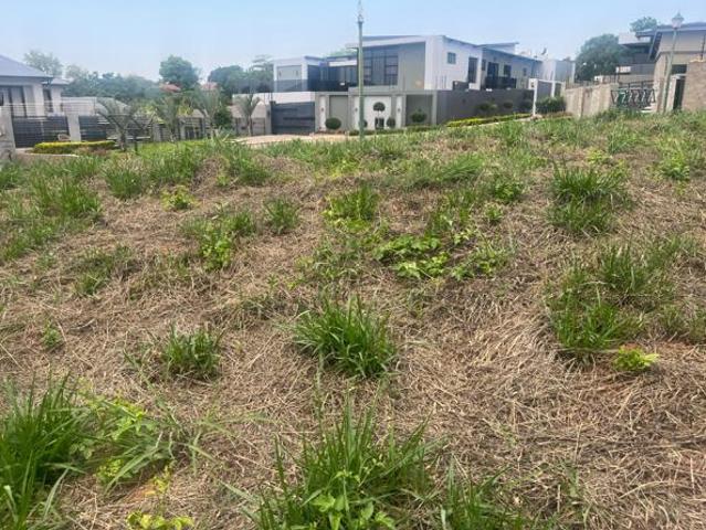 1 113 m² Land available in Golden Acres Estate