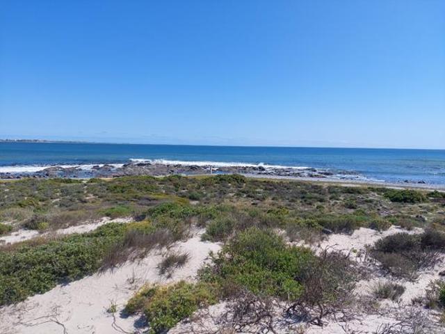 1 111 m² Land available in Shelley Point