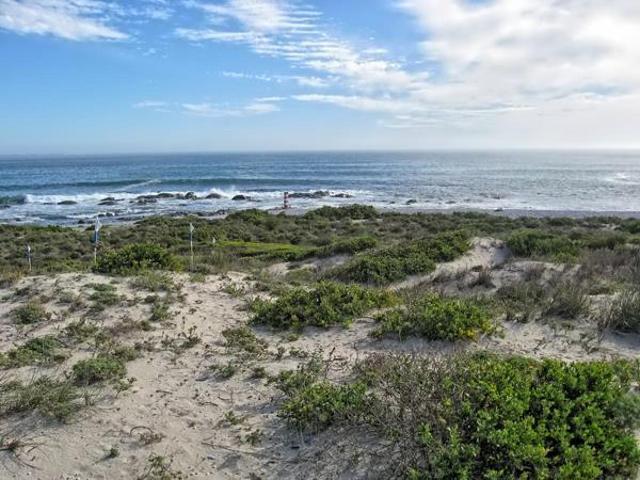 1 111 m² Land available in Shelley Point
