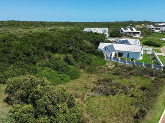 1 114 m² Land available in St Francis Links Golf Estate