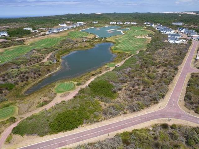 1 116 m² Land available in St Francis Links