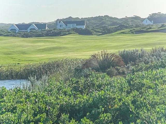 1 116 m² Land available in St Francis Links Golf Estate