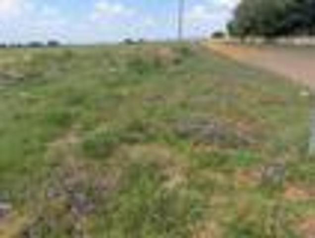 1 120 m² Land available in Riversdale
