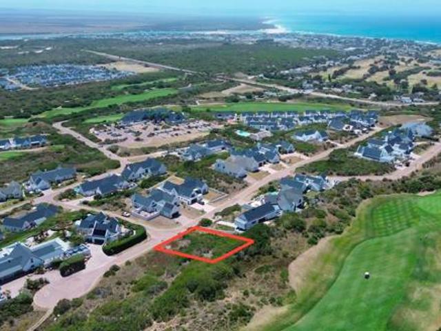 1 120 m² Land available in St Francis Links Golf Estate