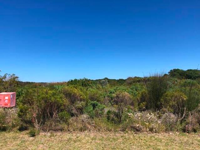 1 120 m² Land available in St Francis Links Golf Estate