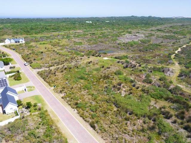 1 120 m² Land available in St Francis Links Golf Estate