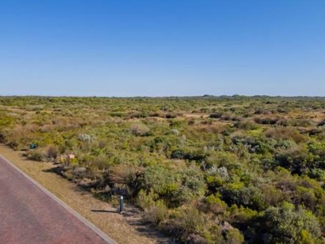 1 120 m² Land available in St Francis Links Golf Estate