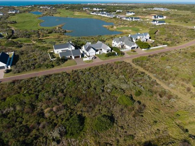 1 120 m² Land available in St Francis Links Golf Estate