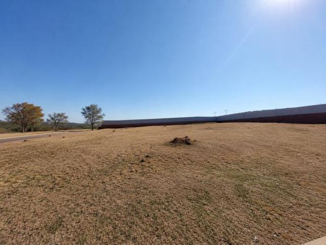 1 130 m² Land available in Irene